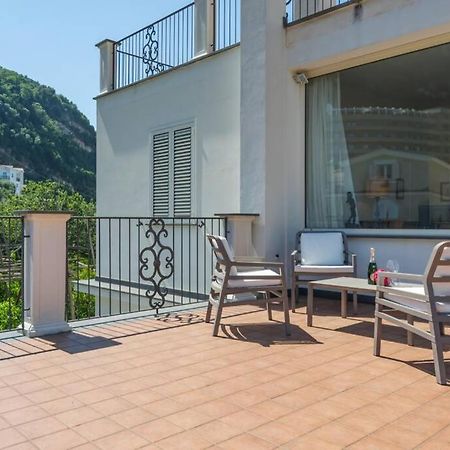 Apartmán Casa Gege', For Up To 5 Guests, Shared Pool, Sorrento Center Exteriér fotografie